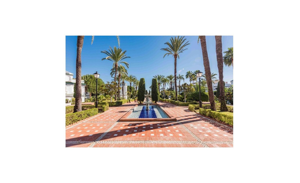 Se vende Apartamento en Planta Última de 2 dormitorios en Costa Del Sol, Málaga, España