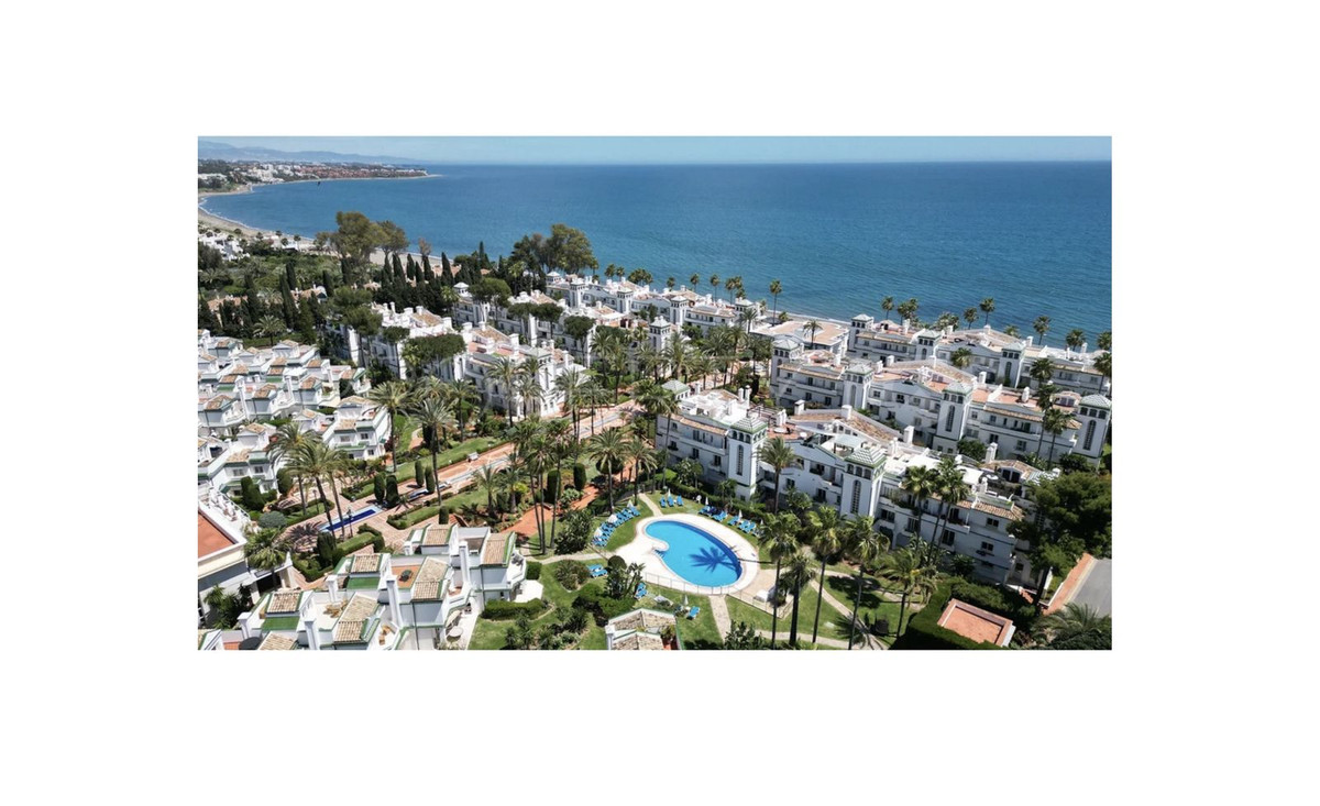 Se vende Apartamento en Planta Última de 2 dormitorios en Costa Del Sol, Málaga, España