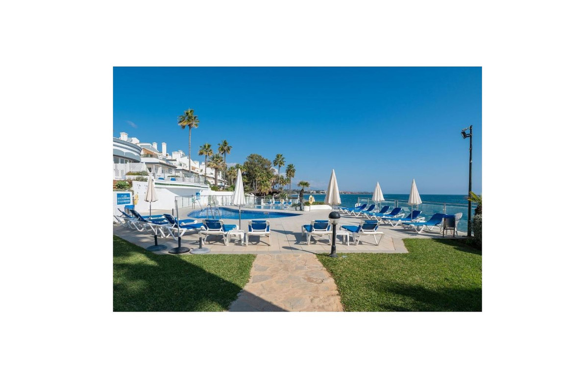 Se vende Apartamento en Planta Última de 2 dormitorios en Costa Del Sol, Málaga, España