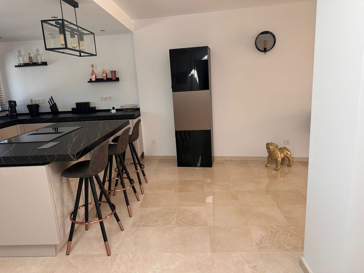 Se vende Apartamento en Planta Última de 2 dormitorios en Costa Del Sol, Málaga, España