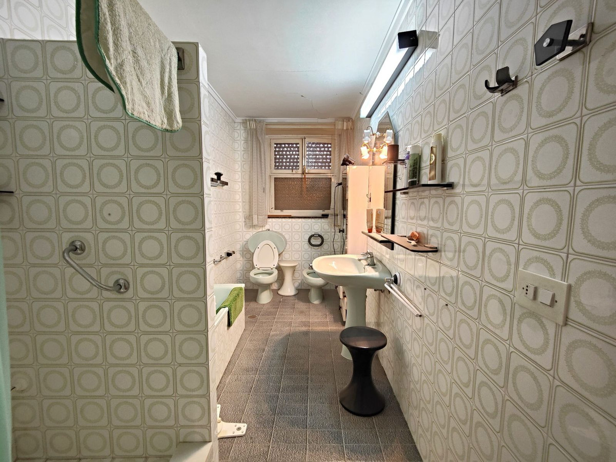 Se vende Apartamento Planta Media de 5 dormitorios en Costa Blanca, Alicante, España