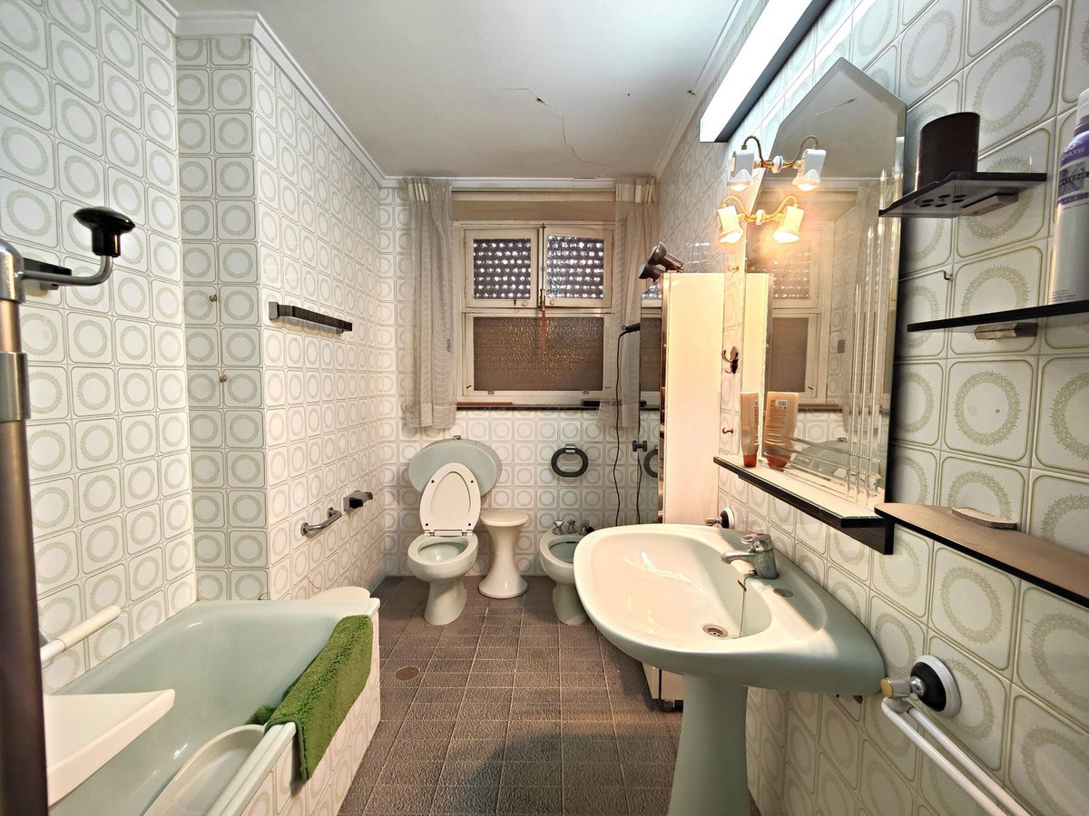 Se vende Apartamento Planta Media de 5 dormitorios en Costa Blanca, Alicante, España