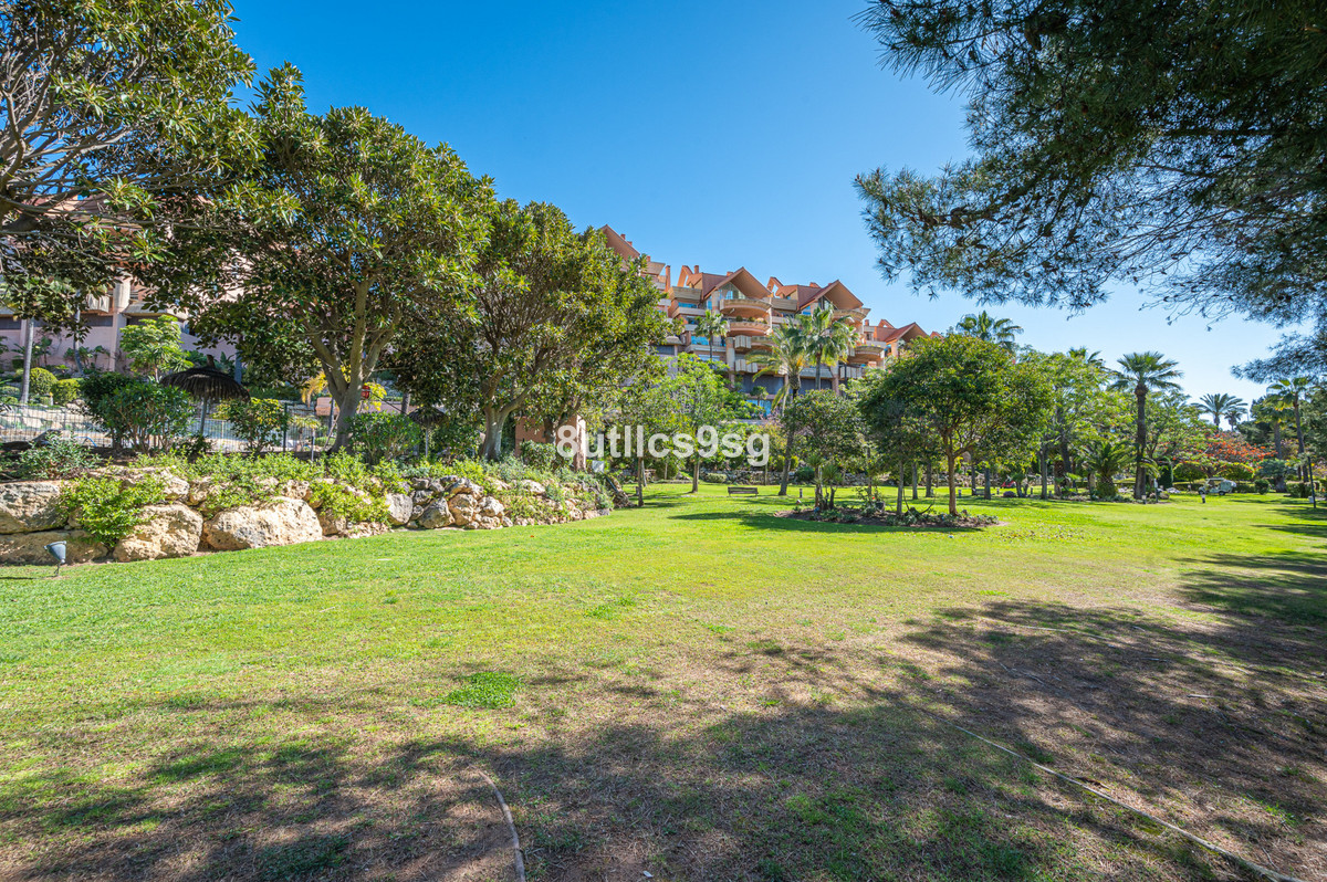 3 Bed Apartment for sale in Nueva Andalucía Costa Del Sol, Málaga, Spain