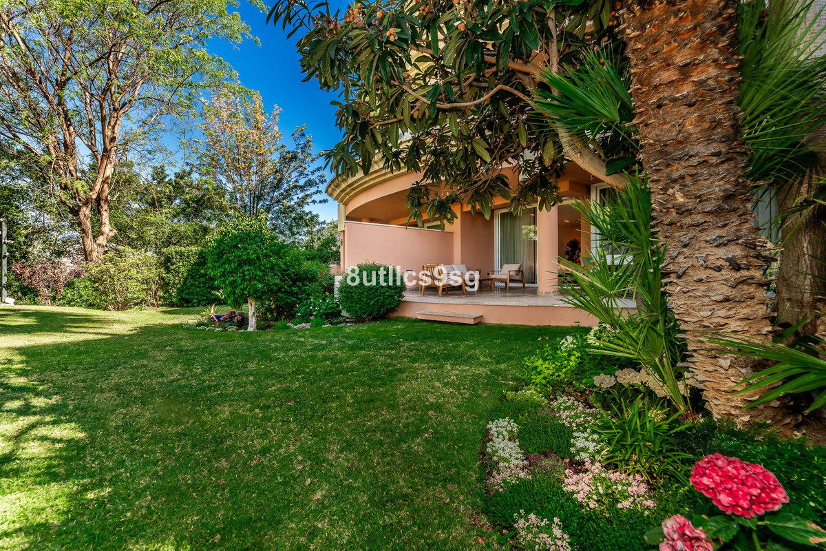 3 Bed Apartment for sale in Nueva Andalucía Costa Del Sol, Málaga, Spain
