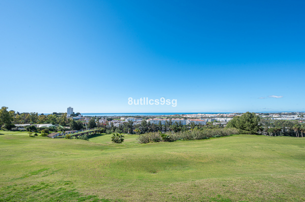 3 Bed Apartment for sale in Nueva Andalucía Costa Del Sol, Málaga, Spain