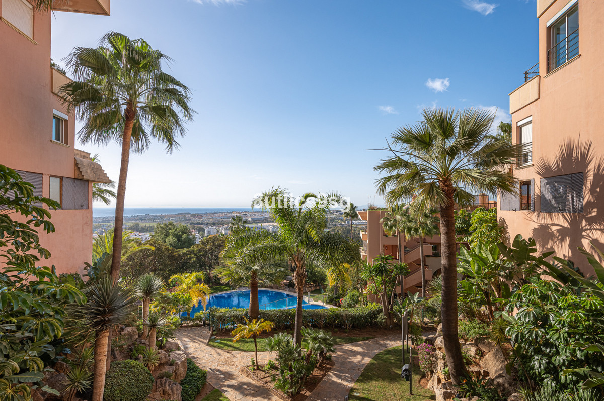 3 Bed Apartment for sale in Nueva Andalucía Costa Del Sol, Málaga, Spain