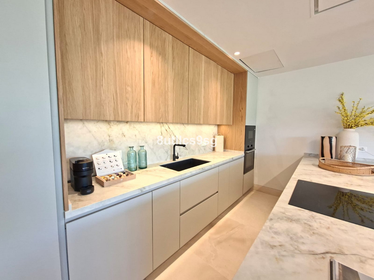 2 Bed Apartment for sale in Aloha Costa Del Sol, Málaga, Spain