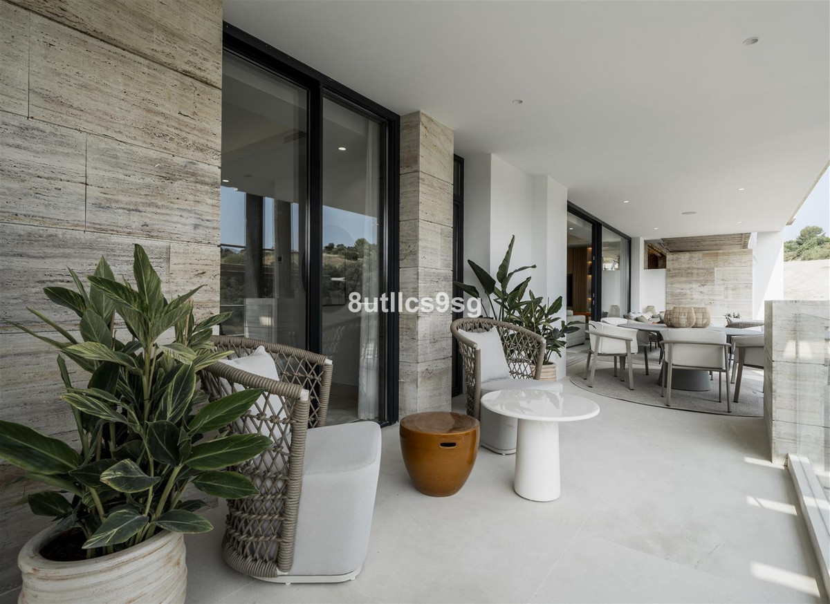 2 Bed Apartment for sale in Aloha Costa Del Sol, Málaga, Spain