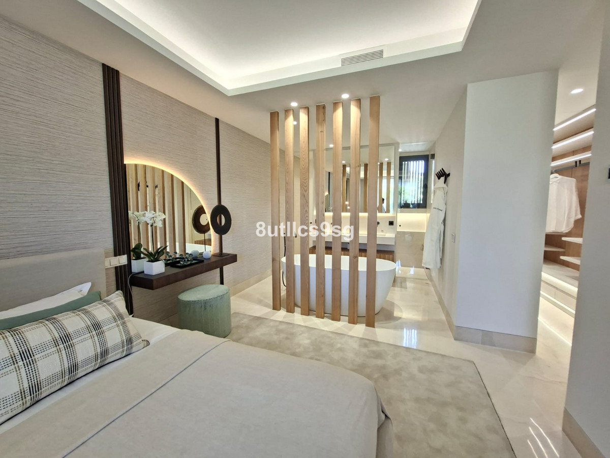 2 Bed Apartment for sale in Aloha Costa Del Sol, Málaga, Spain