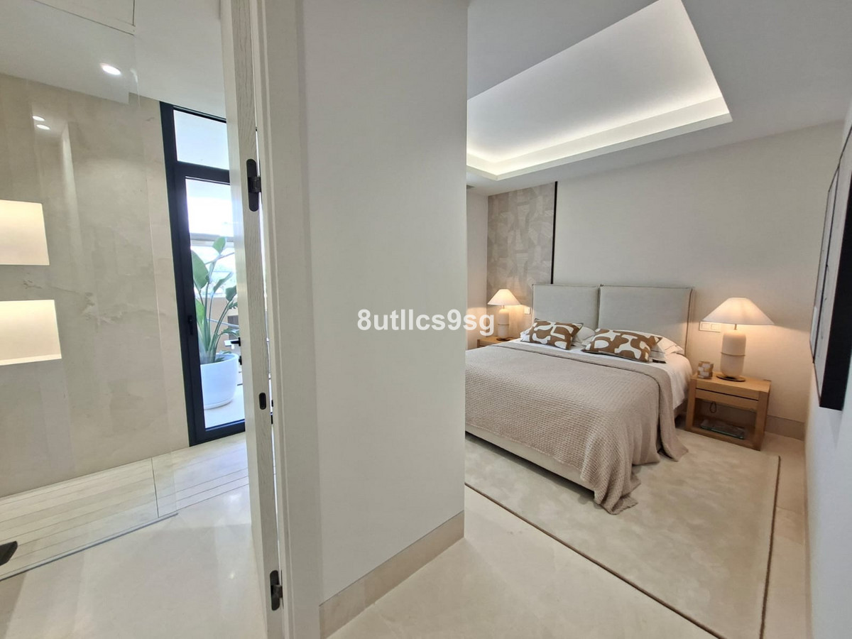 2 Bed Apartment for sale in Aloha Costa Del Sol, Málaga, Spain