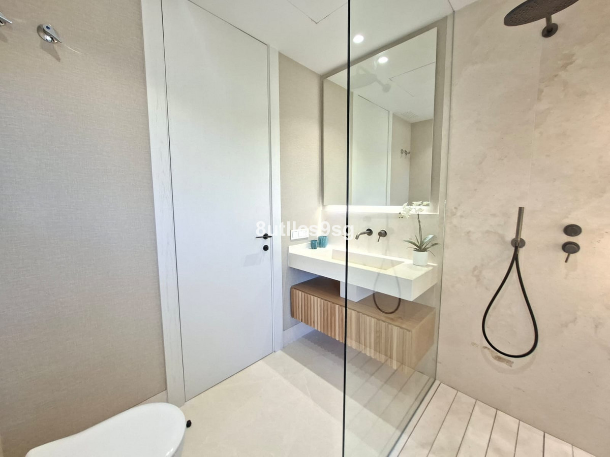 2 Bed Apartment for sale in Aloha Costa Del Sol, Málaga, Spain