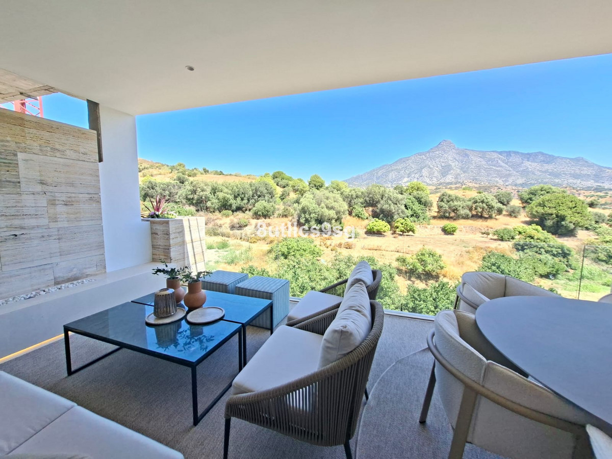 2 Bed Apartment for sale in Aloha Costa Del Sol, Málaga, Spain