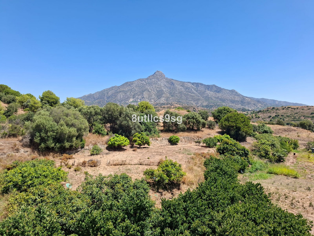 2 Bed Apartment for sale in Aloha Costa Del Sol, Málaga, Spain