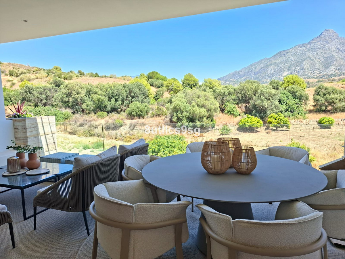 2 Bed Apartment for sale in Aloha Costa Del Sol, Málaga, Spain