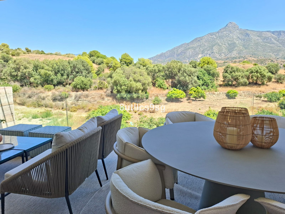 2 Bed Apartment for sale in Aloha Costa Del Sol, Málaga, Spain