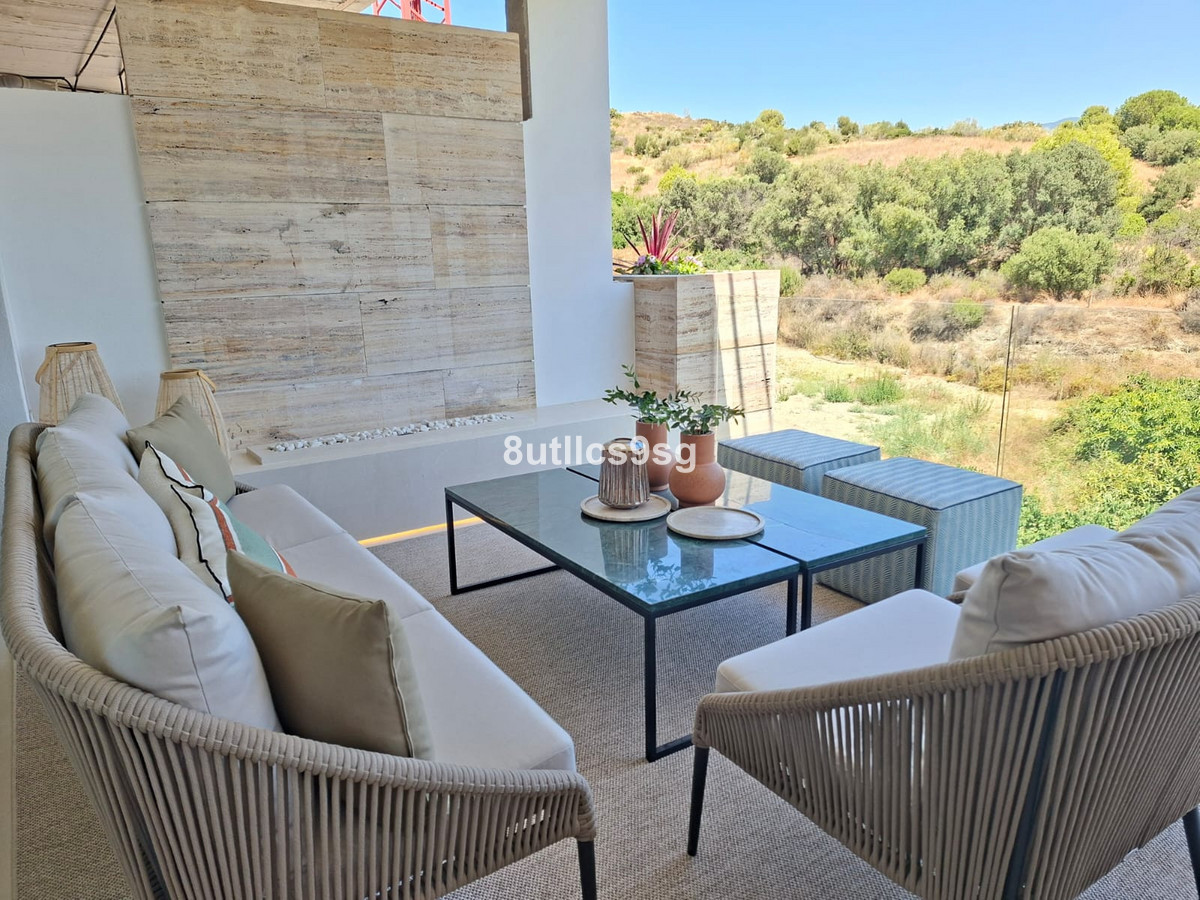2 Bed Apartment for sale in Aloha Costa Del Sol, Málaga, Spain