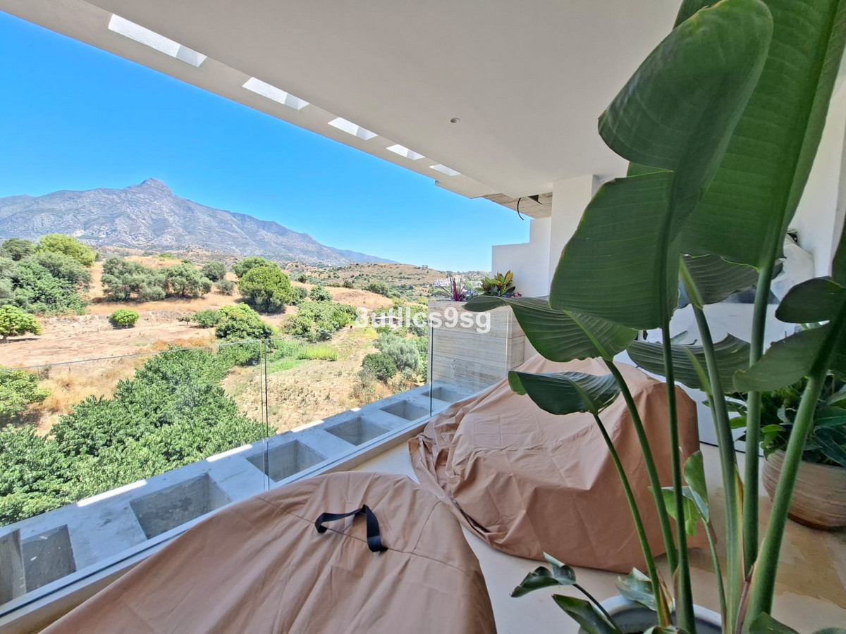 2 Bed Apartment for sale in Aloha Costa Del Sol, Málaga, Spain