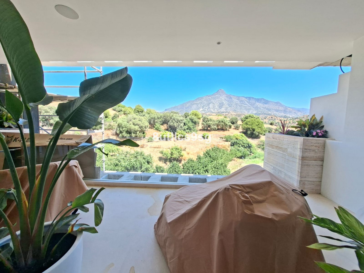 2 Bed Apartment for sale in Aloha Costa Del Sol, Málaga, Spain