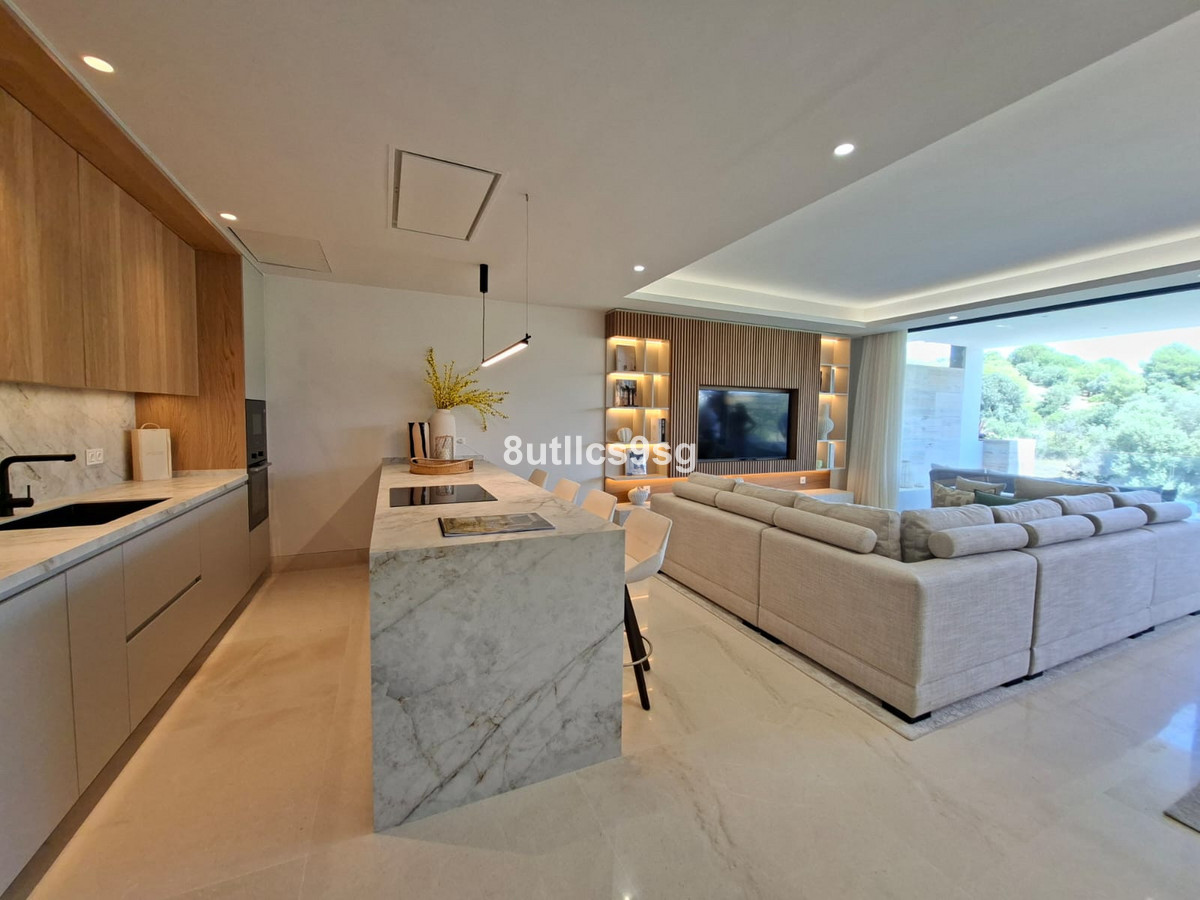 2 Bed Apartment for sale in Aloha Costa Del Sol, Málaga, Spain