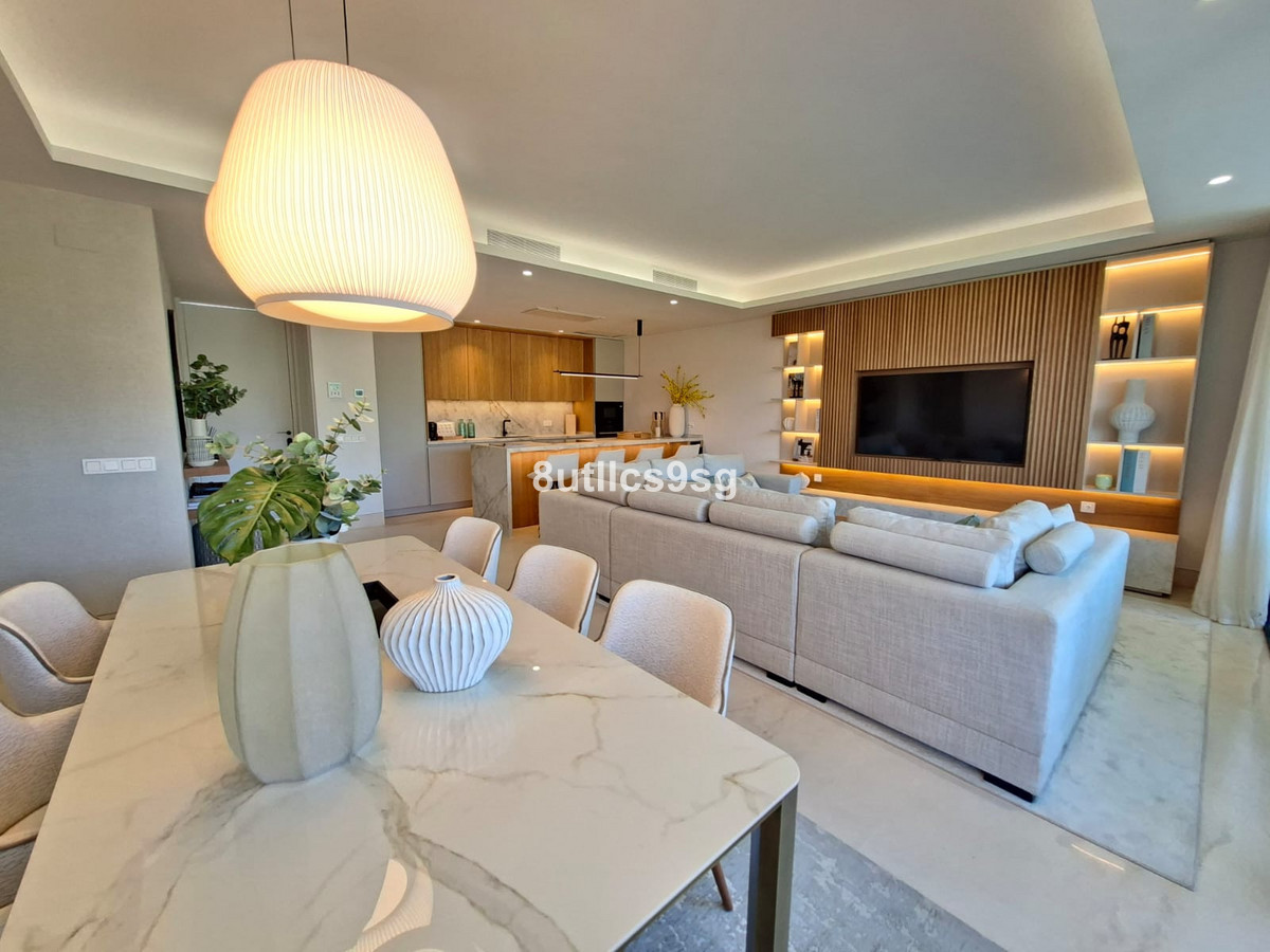 2 Bed Apartment for sale in Aloha Costa Del Sol, Málaga, Spain