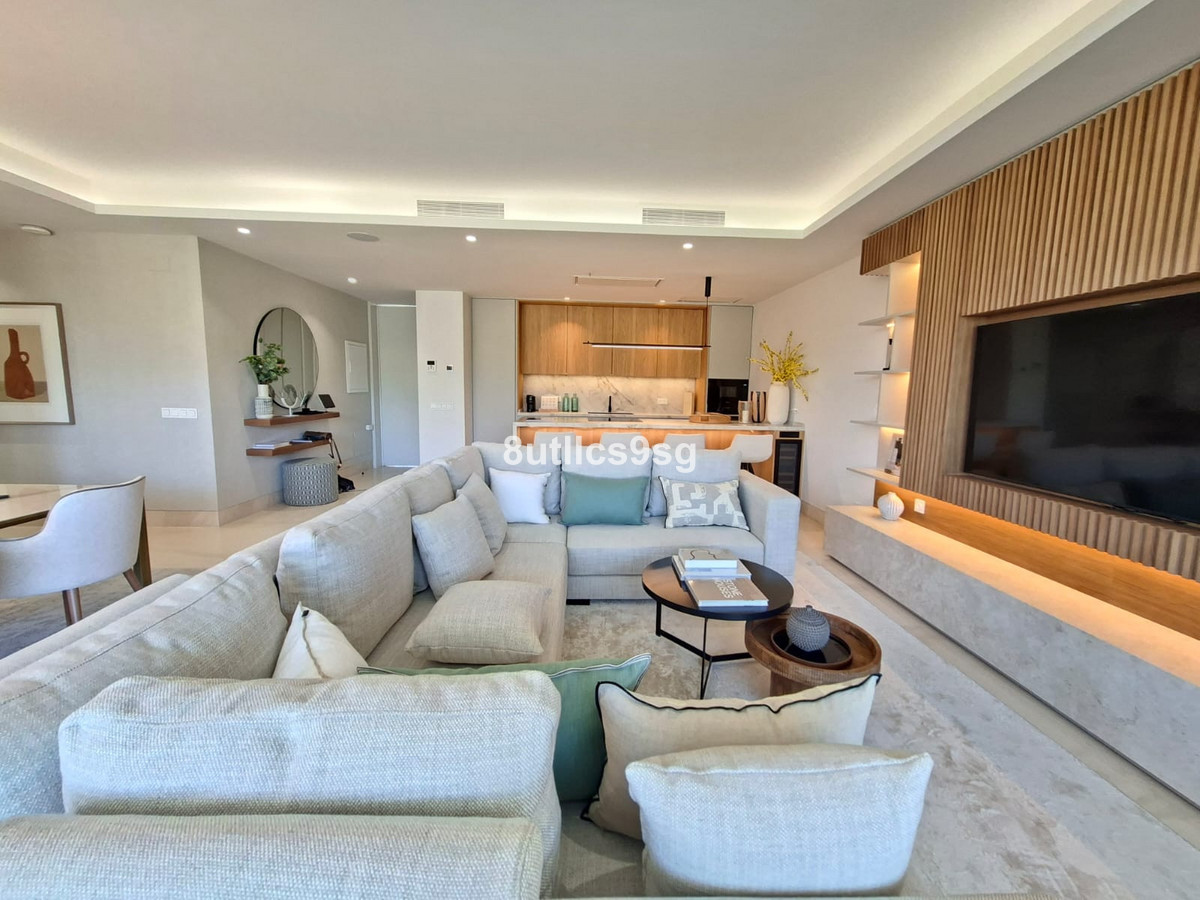 2 Bed Apartment for sale in Aloha Costa Del Sol, Málaga, Spain