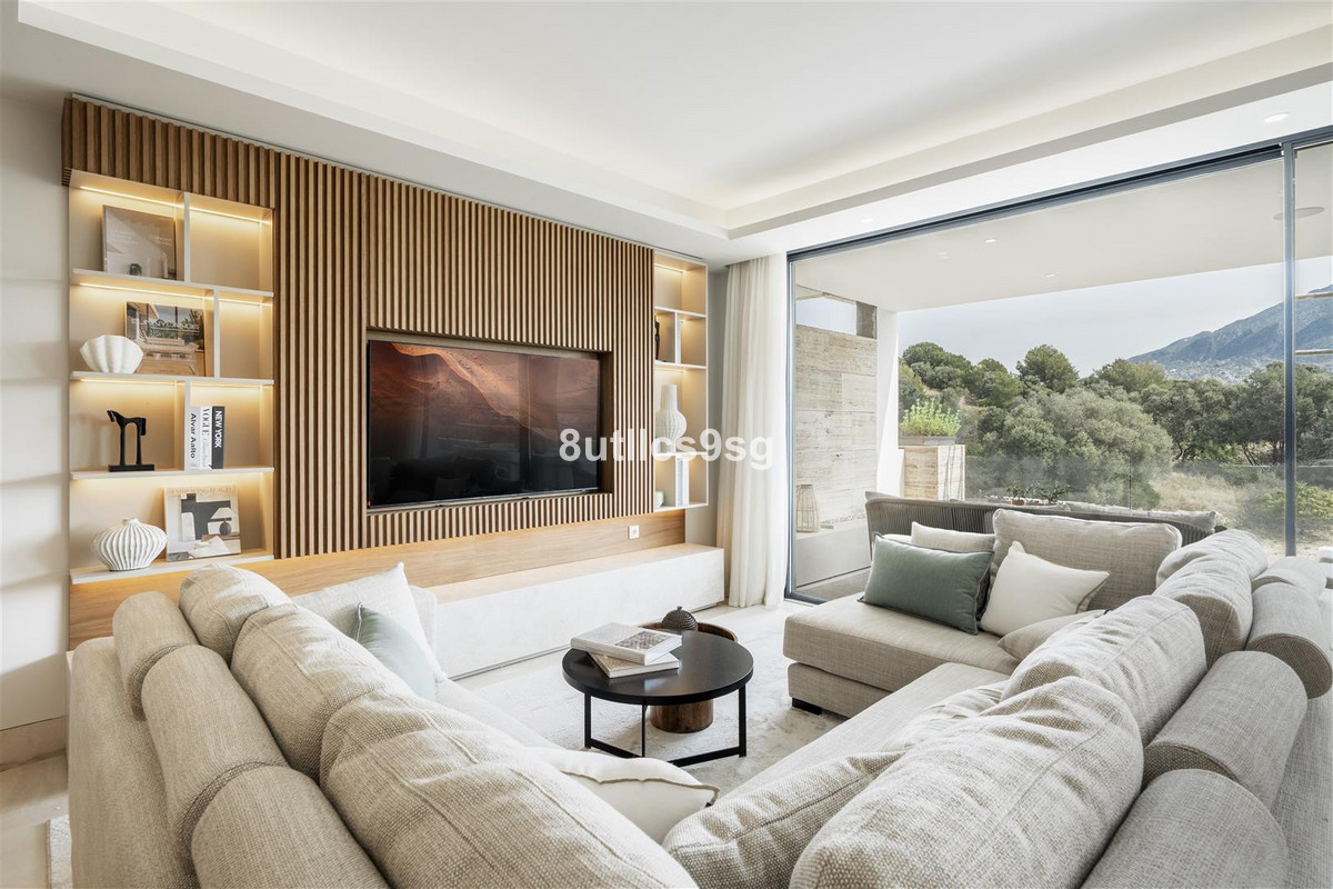 2 Bed Apartment for sale in Aloha Costa Del Sol, Málaga, Spain