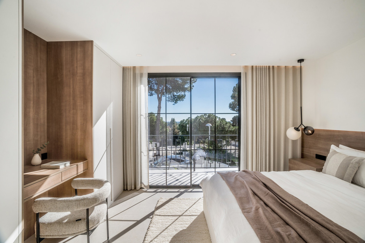 Se vende Pareada de 5 dormitorios en Costa Del Sol, Málaga, España
