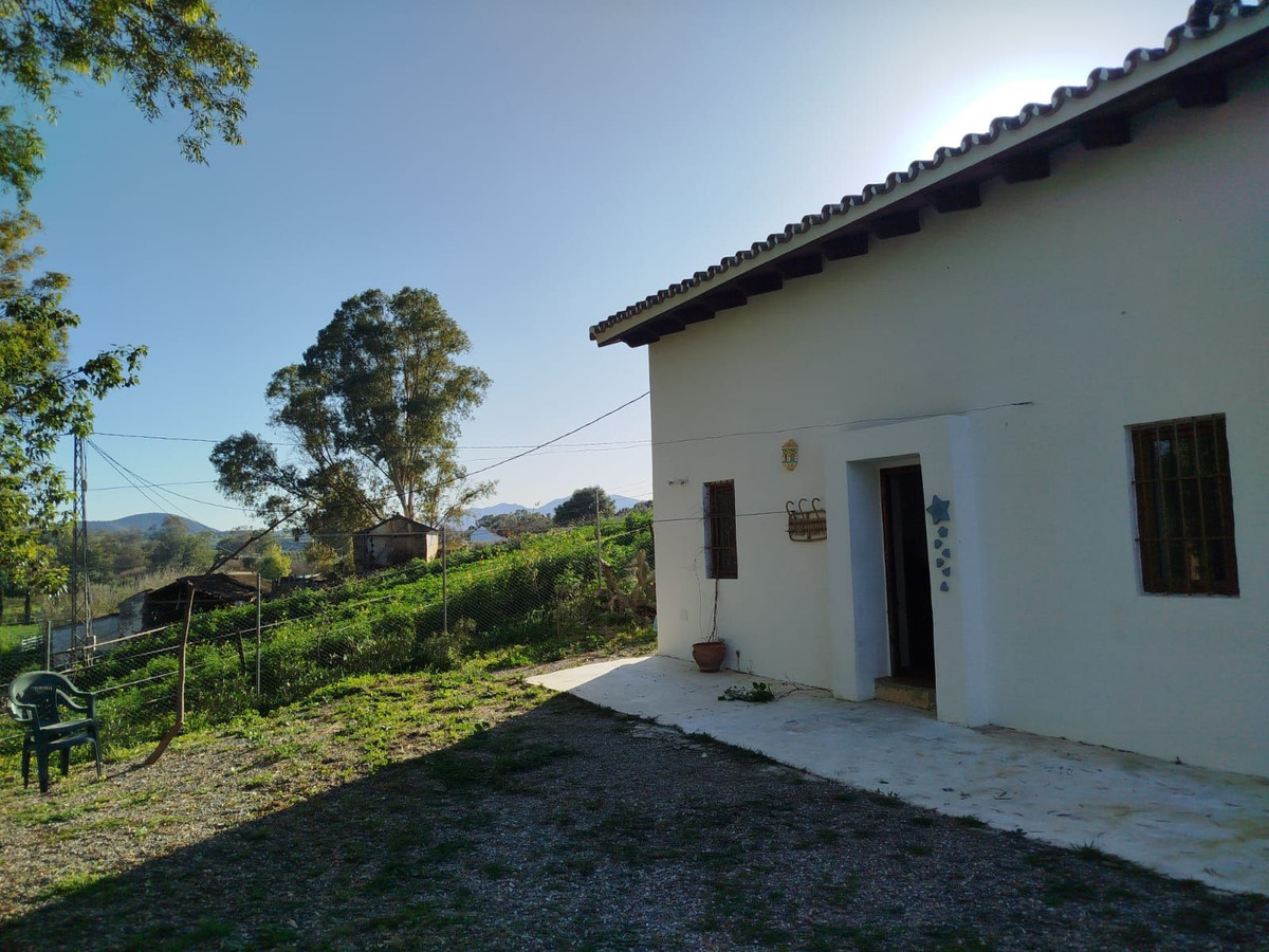 Se vende Finca - Cortijo de 3 dormitorios en Costa Del Sol, Málaga, España
