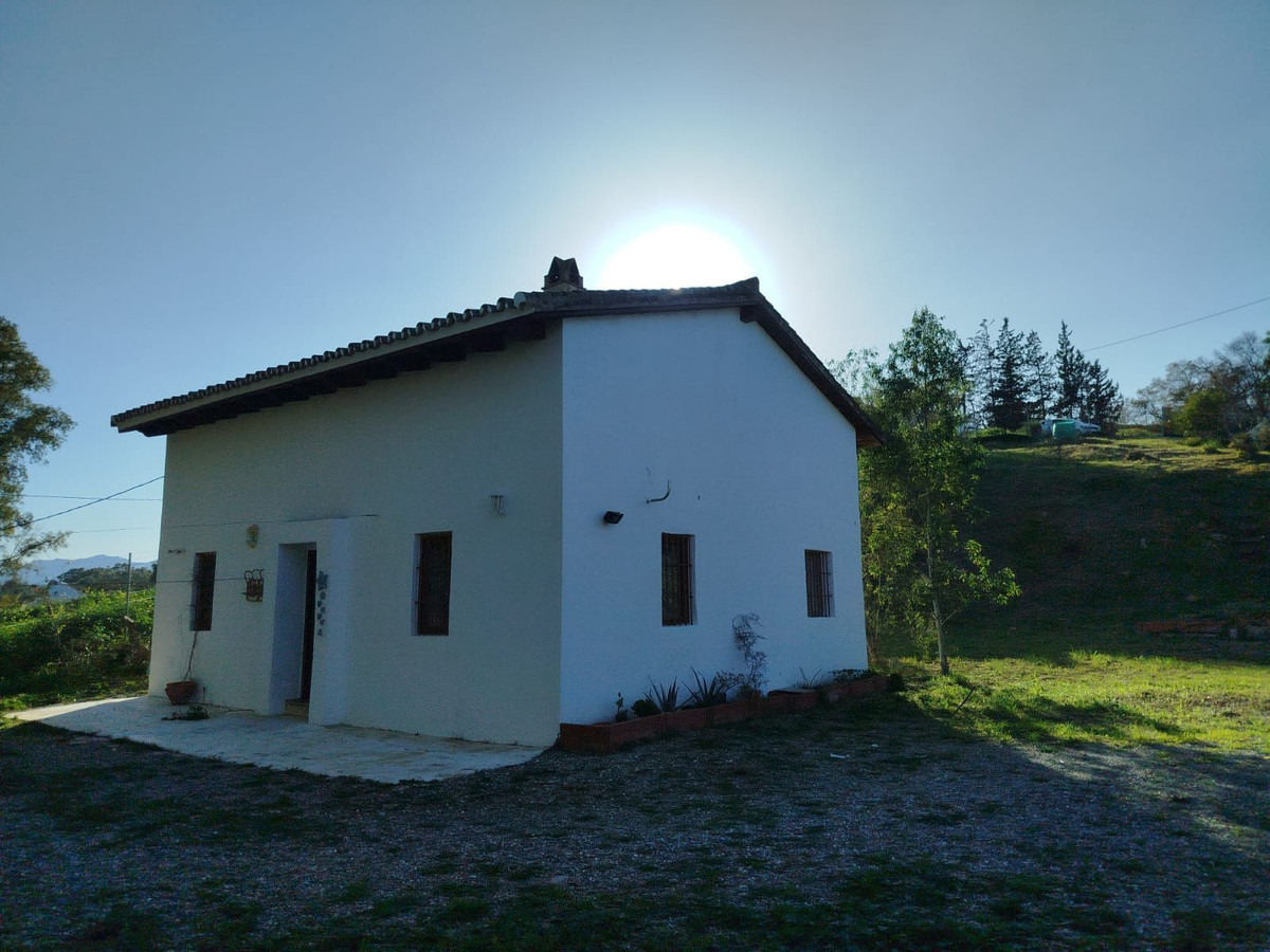 Se vende Finca - Cortijo de 3 dormitorios en Costa Del Sol, Málaga, España