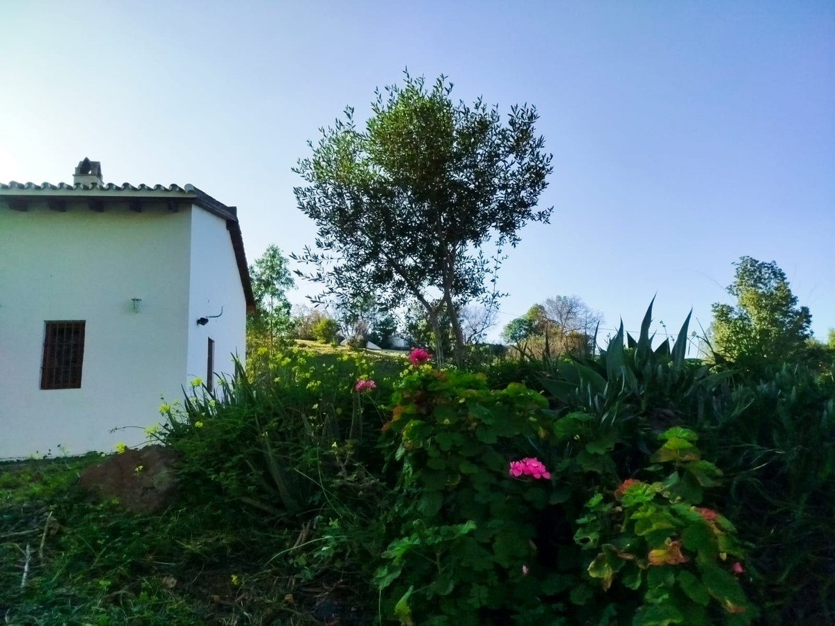 Se vende Finca - Cortijo de 3 dormitorios en Costa Del Sol, Málaga, España