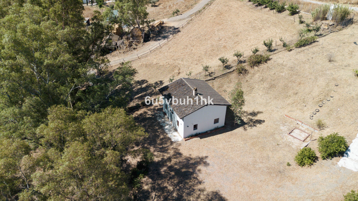 Se vende Finca - Cortijo de 3 dormitorios en Costa Del Sol, Málaga, España