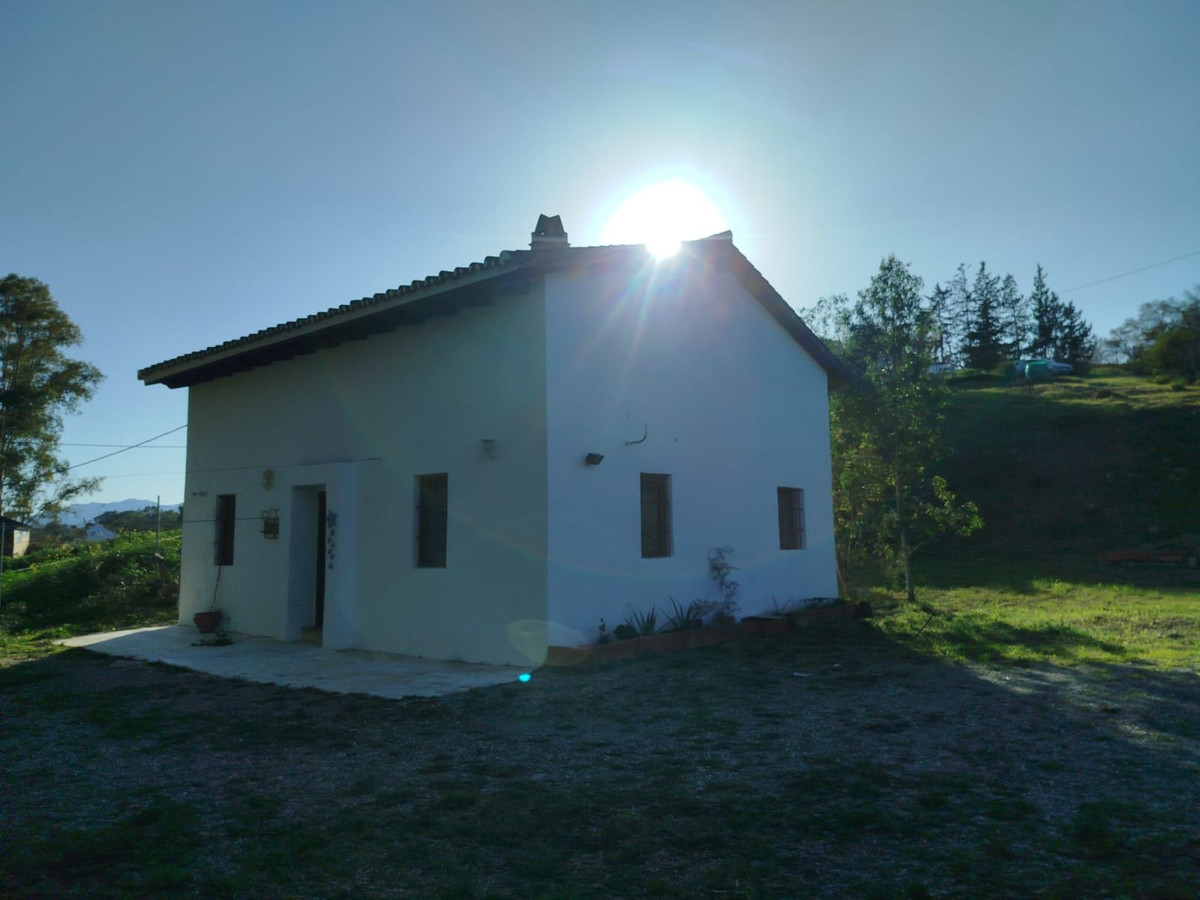 Se vende Finca - Cortijo de 3 dormitorios en Costa Del Sol, Málaga, España