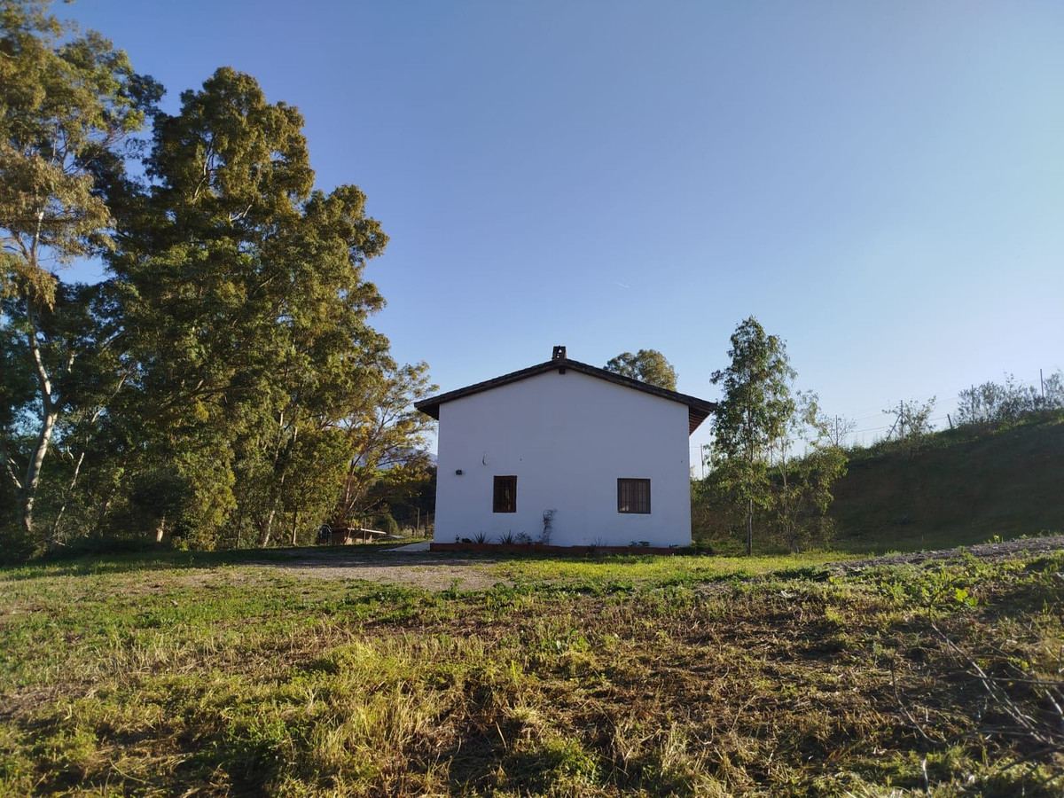 Se vende Finca - Cortijo de 3 dormitorios en Costa Del Sol, Málaga, España