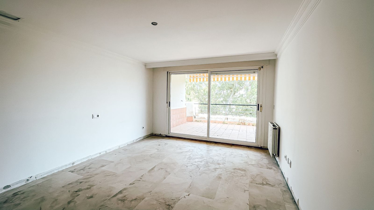 3 Bed Apartment for sale in Guadalmina Alta Costa Del Sol, Málaga, Spain