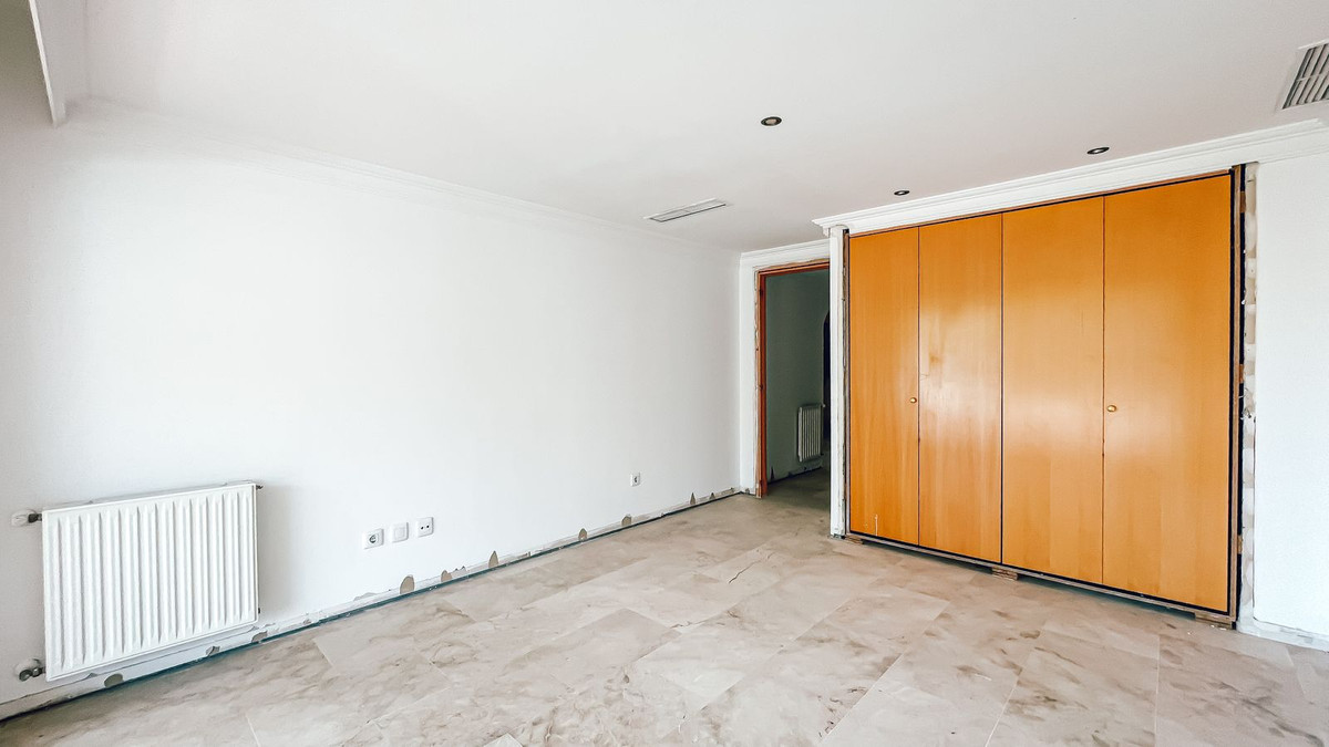 3 Bed Apartment for sale in Guadalmina Alta Costa Del Sol, Málaga, Spain