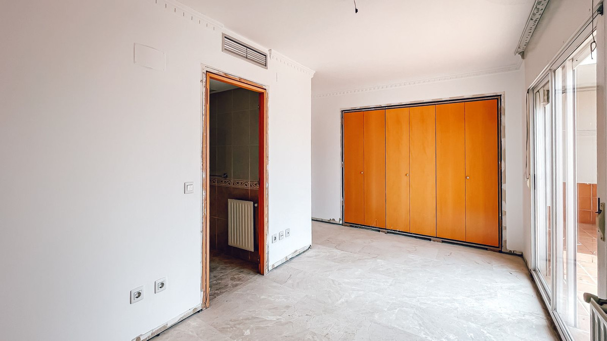 3 Bed Apartment for sale in Guadalmina Alta Costa Del Sol, Málaga, Spain