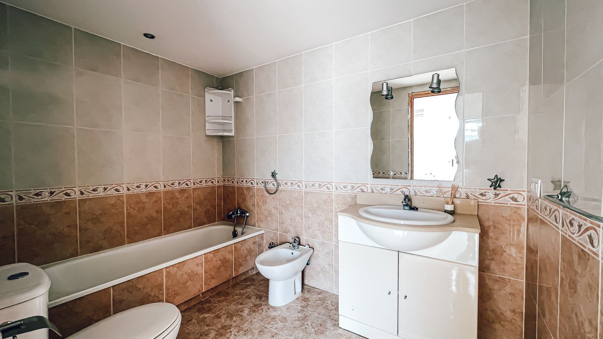 3 Bed Apartment for sale in Guadalmina Alta Costa Del Sol, Málaga, Spain