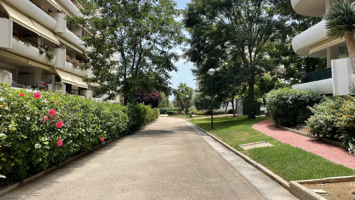 3 Bed Apartment for sale in Guadalmina Alta Costa Del Sol, Málaga, Spain