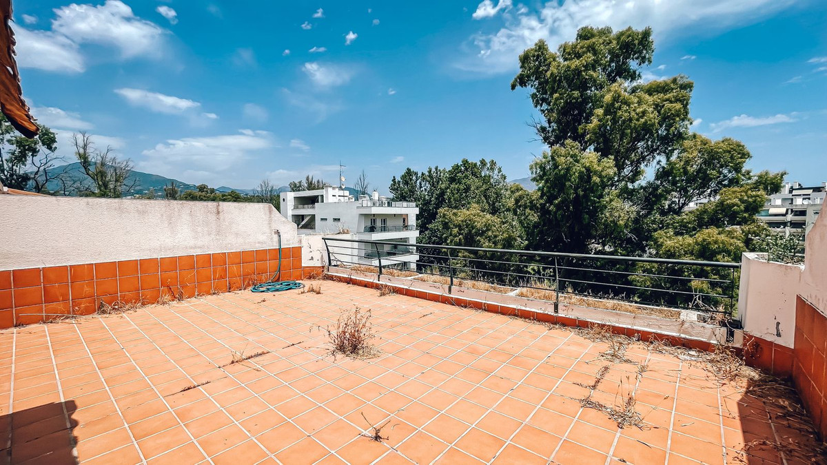 3 Bed Apartment for sale in Guadalmina Alta Costa Del Sol, Málaga, Spain