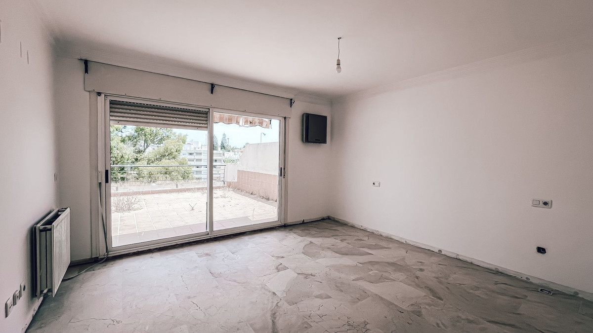 3 Bed Apartment for sale in Guadalmina Alta Costa Del Sol, Málaga, Spain