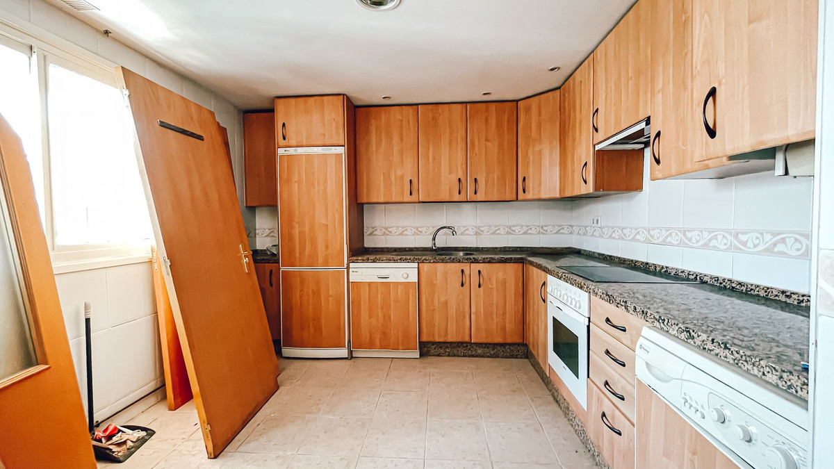 3 Bed Apartment for sale in Guadalmina Alta Costa Del Sol, Málaga, Spain