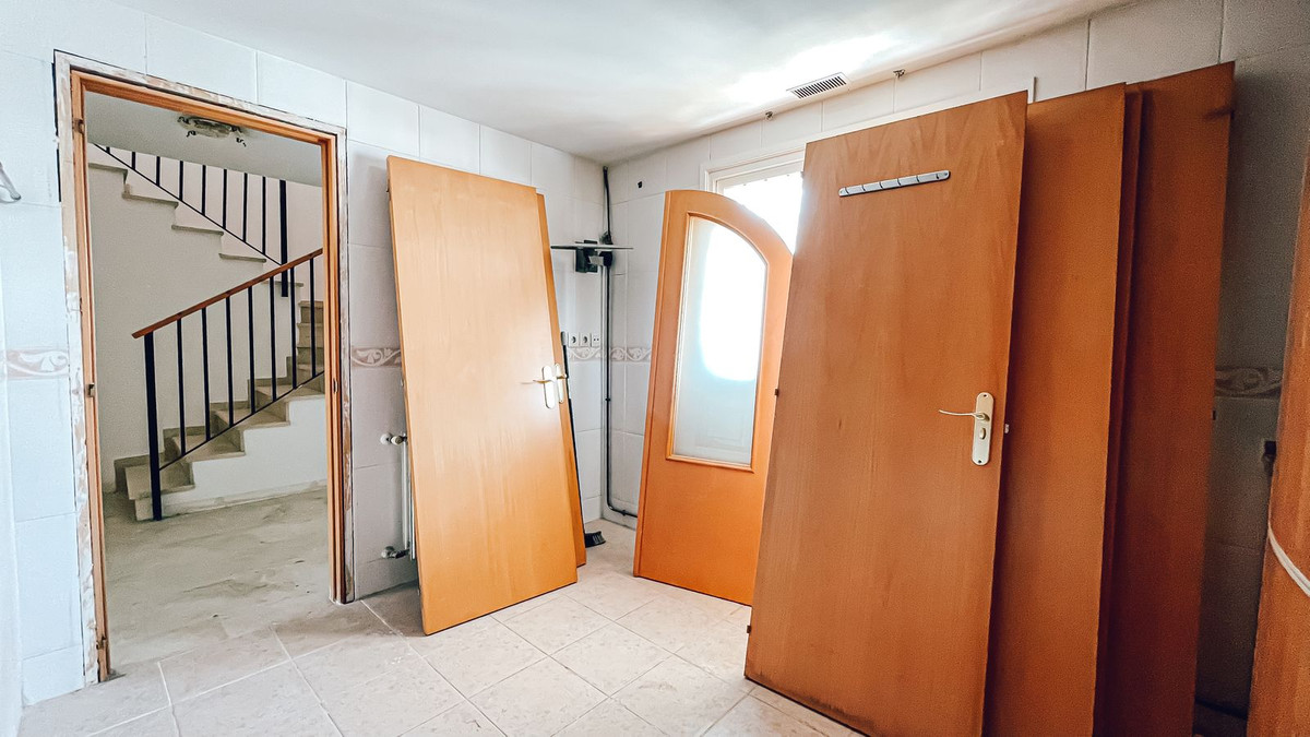 3 Bed Apartment for sale in Guadalmina Alta Costa Del Sol, Málaga, Spain