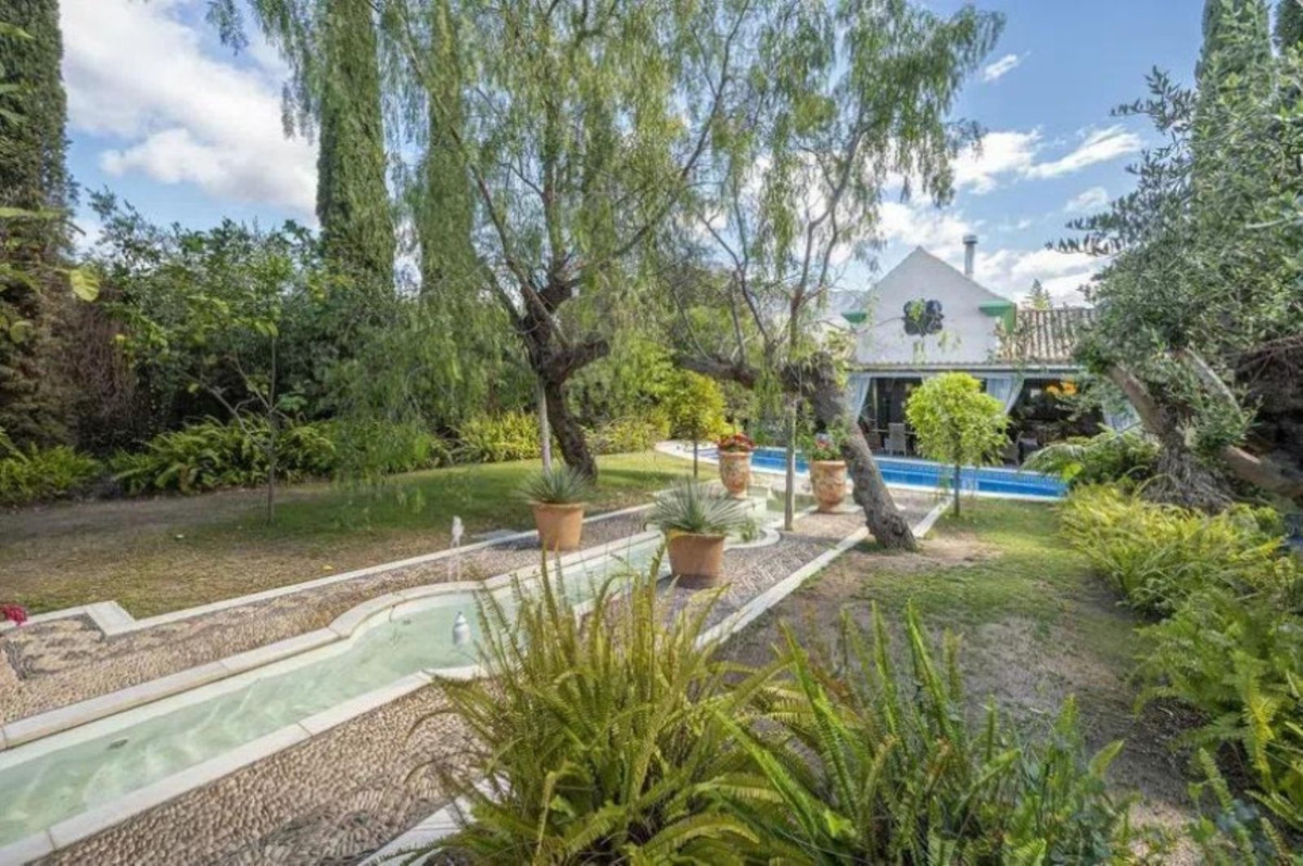 Se vende Villa - Chalet de 5 dormitorios en Costa Del Sol, Málaga, España