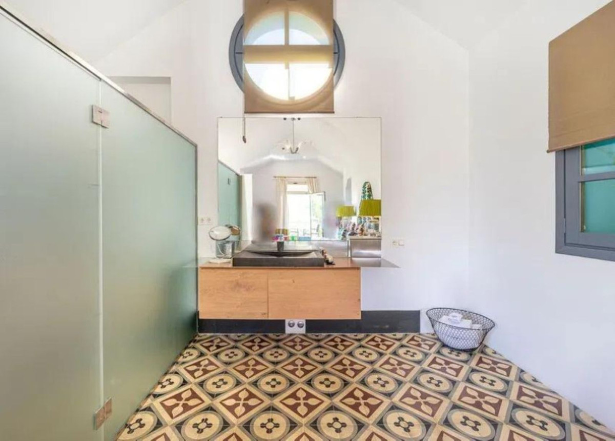 Se vende Villa - Chalet de 5 dormitorios en Costa Del Sol, Málaga, España