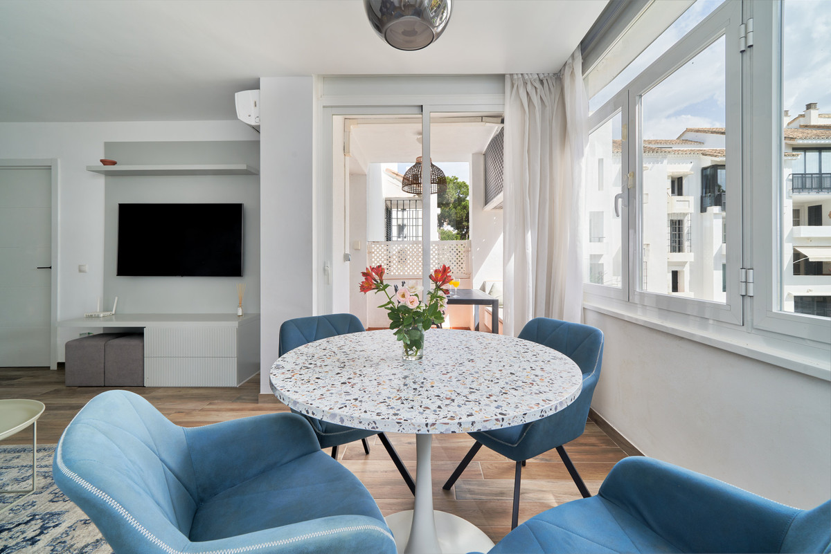 2 Bed Apartment for sale in Elviria Costa Del Sol, Málaga, Spain
