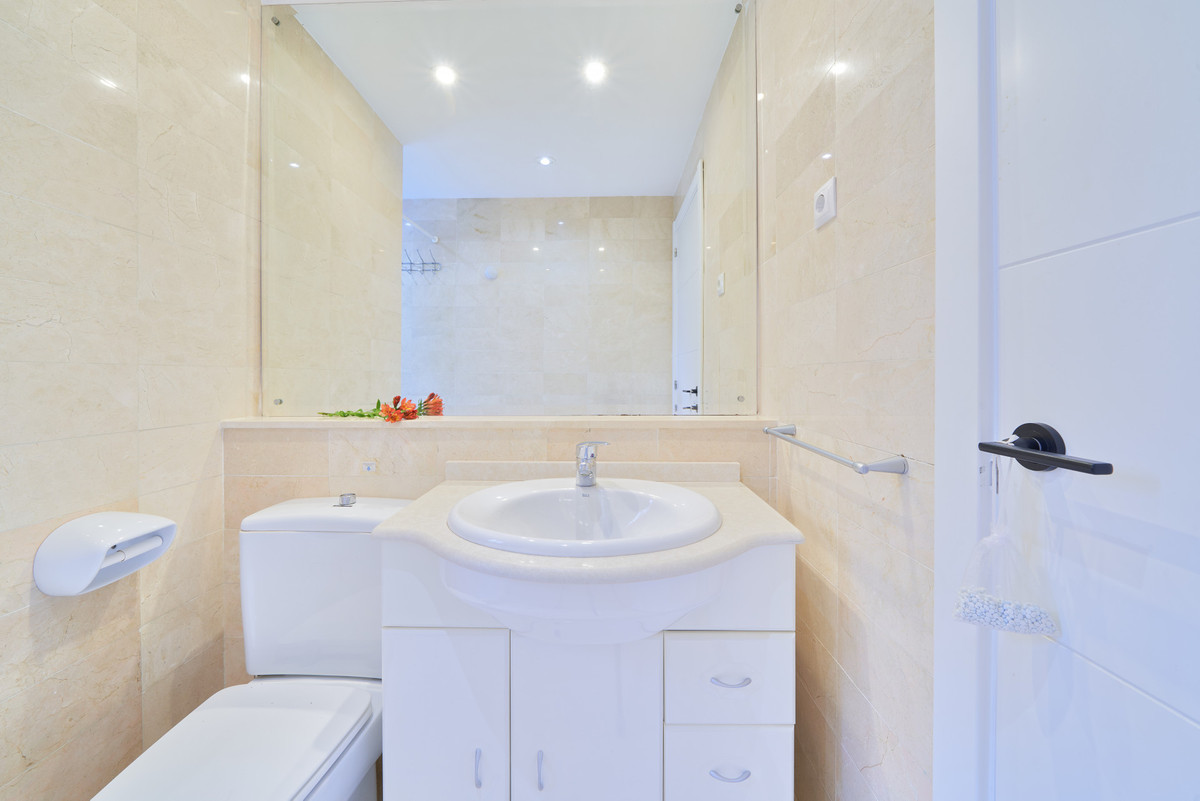 2 Bed Apartment for sale in Elviria Costa Del Sol, Málaga, Spain