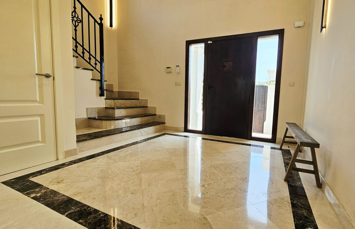 3 Bed Townhouse for sale in Estepona Costa Del Sol, Málaga, Spain