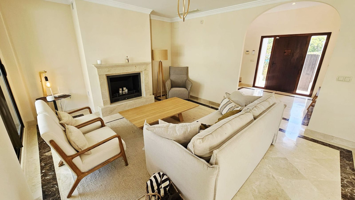 3 Bed Townhouse for sale in Estepona Costa Del Sol, Málaga, Spain