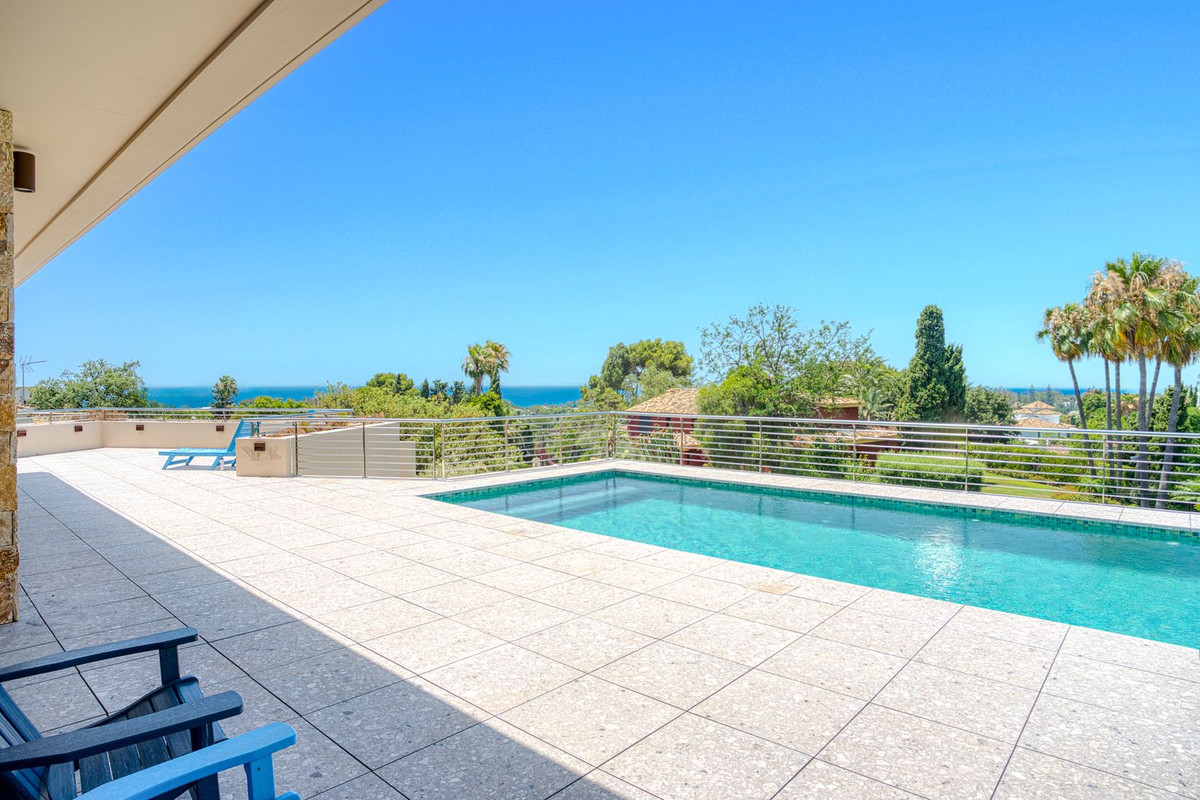 5 Bed Townhouse for sale in Elviria Costa Del Sol, Málaga, Spain