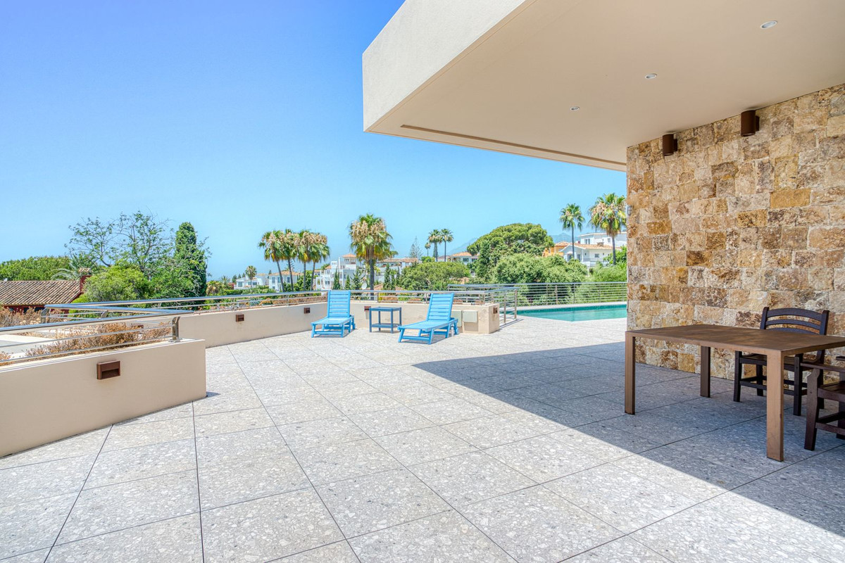 5 Bed Townhouse for sale in Elviria Costa Del Sol, Málaga, Spain